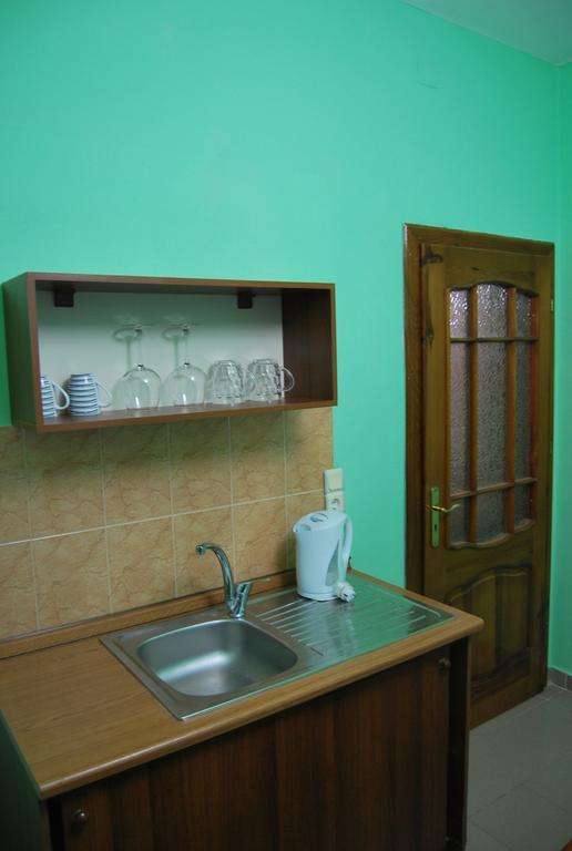 Velipojë H And H Guesthouse מראה חיצוני תמונה