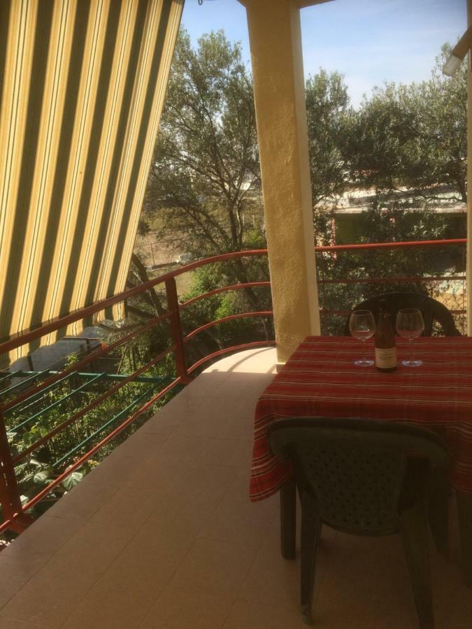 Velipojë H And H Guesthouse מראה חיצוני תמונה